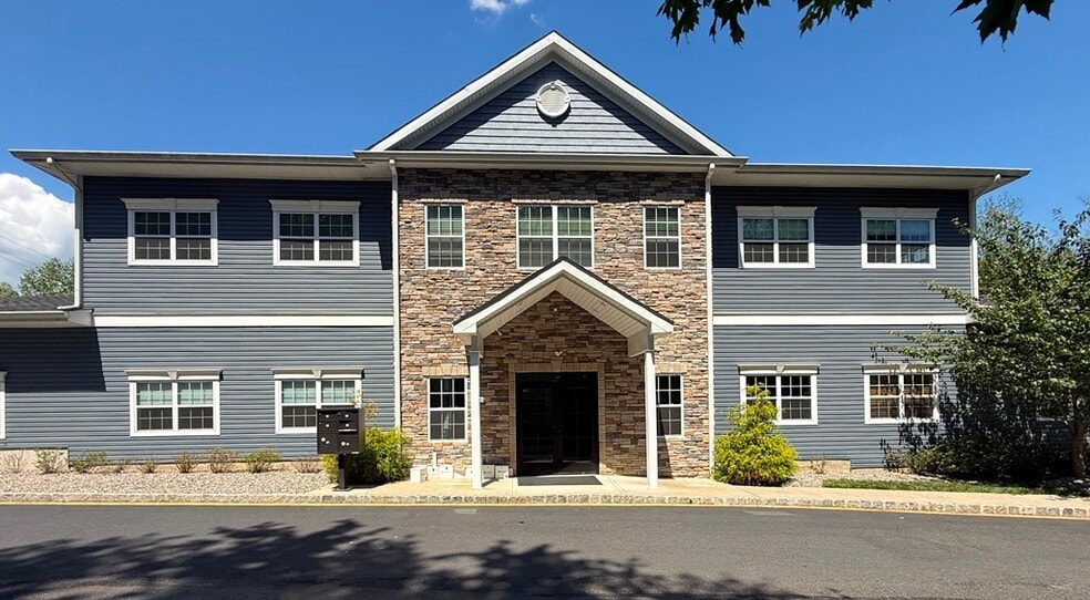 186 County Road 520, Morganville, NJ for lease - Primary Photo - Image 1 of 13