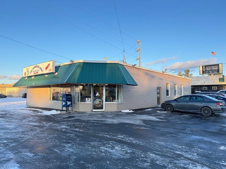 222 Main St, Presque Isle, ME à vendre - Photo du bâtiment - Image 1 de 9