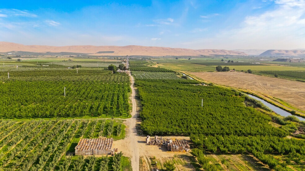 2023 Riggs Rd, Wapato, WA à vendre - Aérien - Image 3 de 11