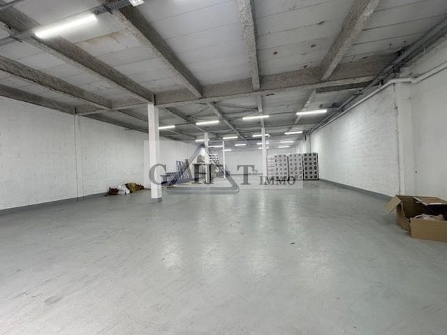 Industrial in Neuilly-sur-Marne for lease - Interior Photo - Image 2 of 2