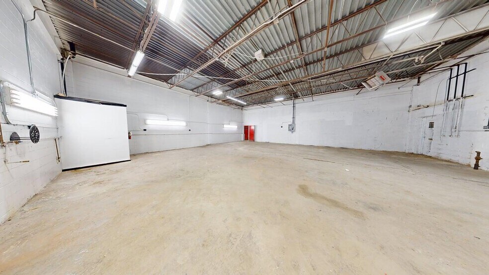 2560 Richmond Ter, Staten Island, NY à vendre - Photo du bâtiment - Image 2 de 17