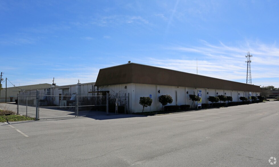 749 Beal Pky, Fort Walton Beach, FL à louer - Photo du bâtiment - Image 2 de 12