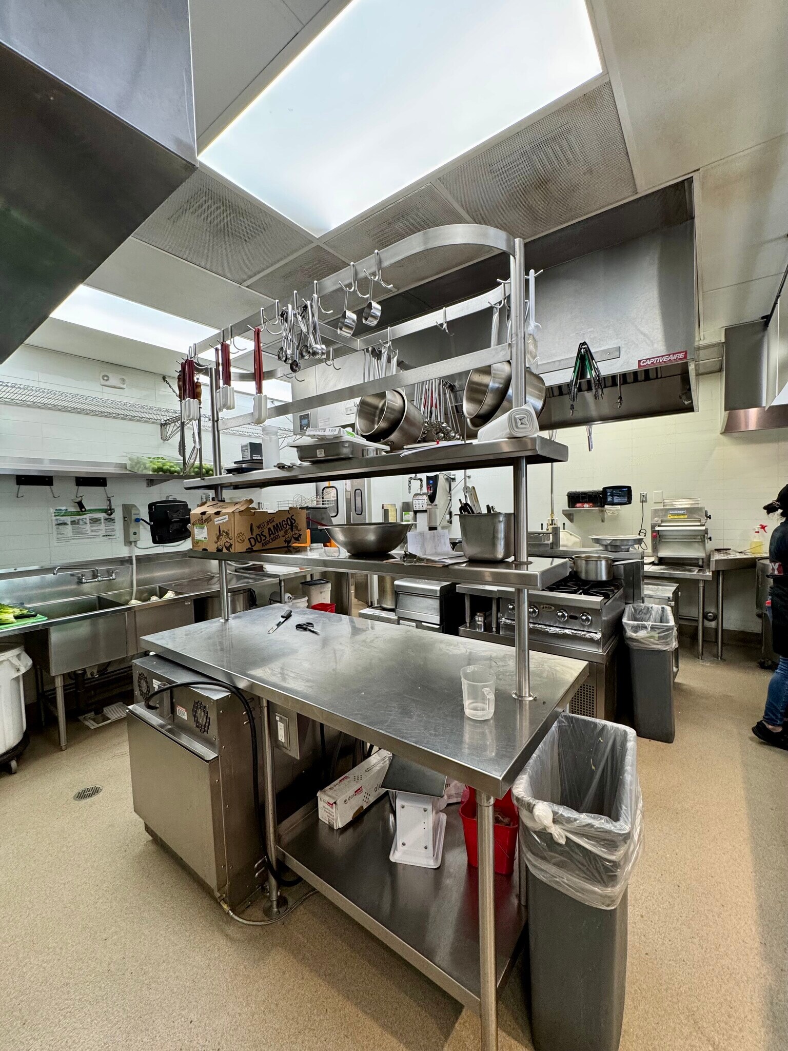 595 N Moorpark Rd, Thousand Oaks, CA à louer Photo principale- Image 1 de 7