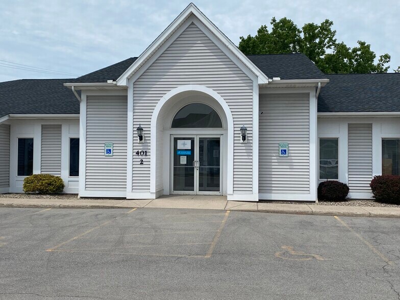 401 Penbrooke Dr, Penfield, NY à louer - Photo du bâtiment - Image 2 de 11