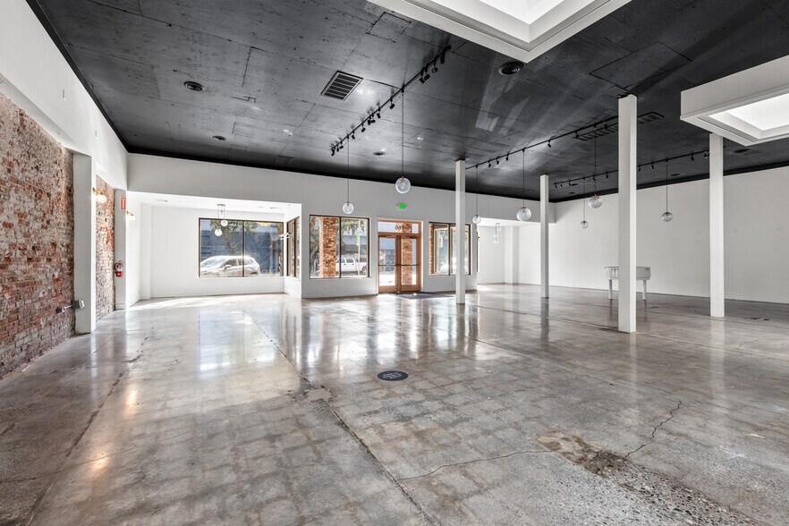 166 E 2nd St, Chico, CA à louer - Photo intérieure - Image 2 de 3