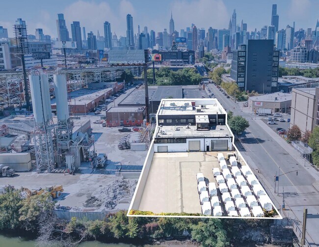 Plus de détails pour 2710 49th Ave, Long Island City, NY - Industriel à louer