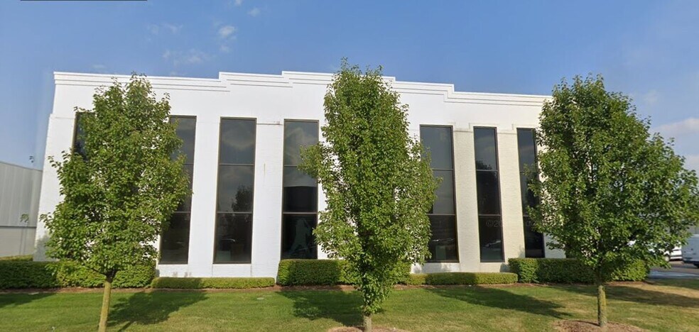 51162 Filomena Dr, Shelby Township, MI à louer - Photo du bâtiment - Image 2 de 2