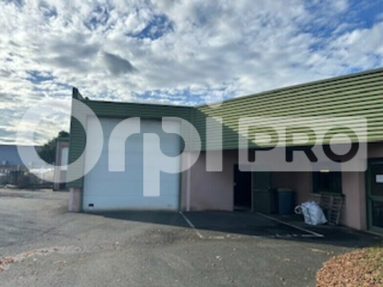 Flex dans Arnas à louer - Photo du bâtiment - Image 2 de 10
