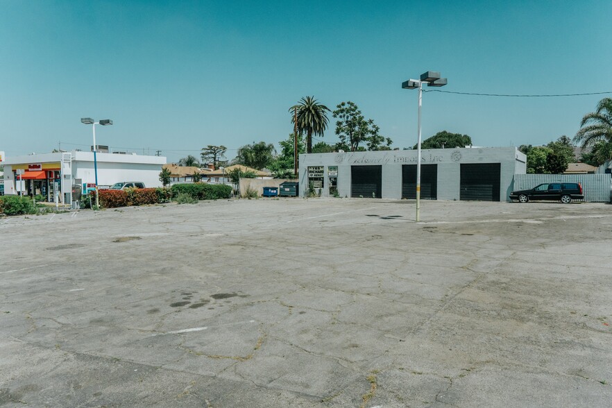 14021 Whittier Blvd, Whittier, CA for sale - Building Photo - Image 1 of 1