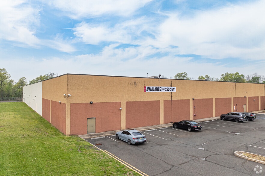 101 Cottontail Ln, Somerset, NJ for lease - Building Photo - Image 3 of 5