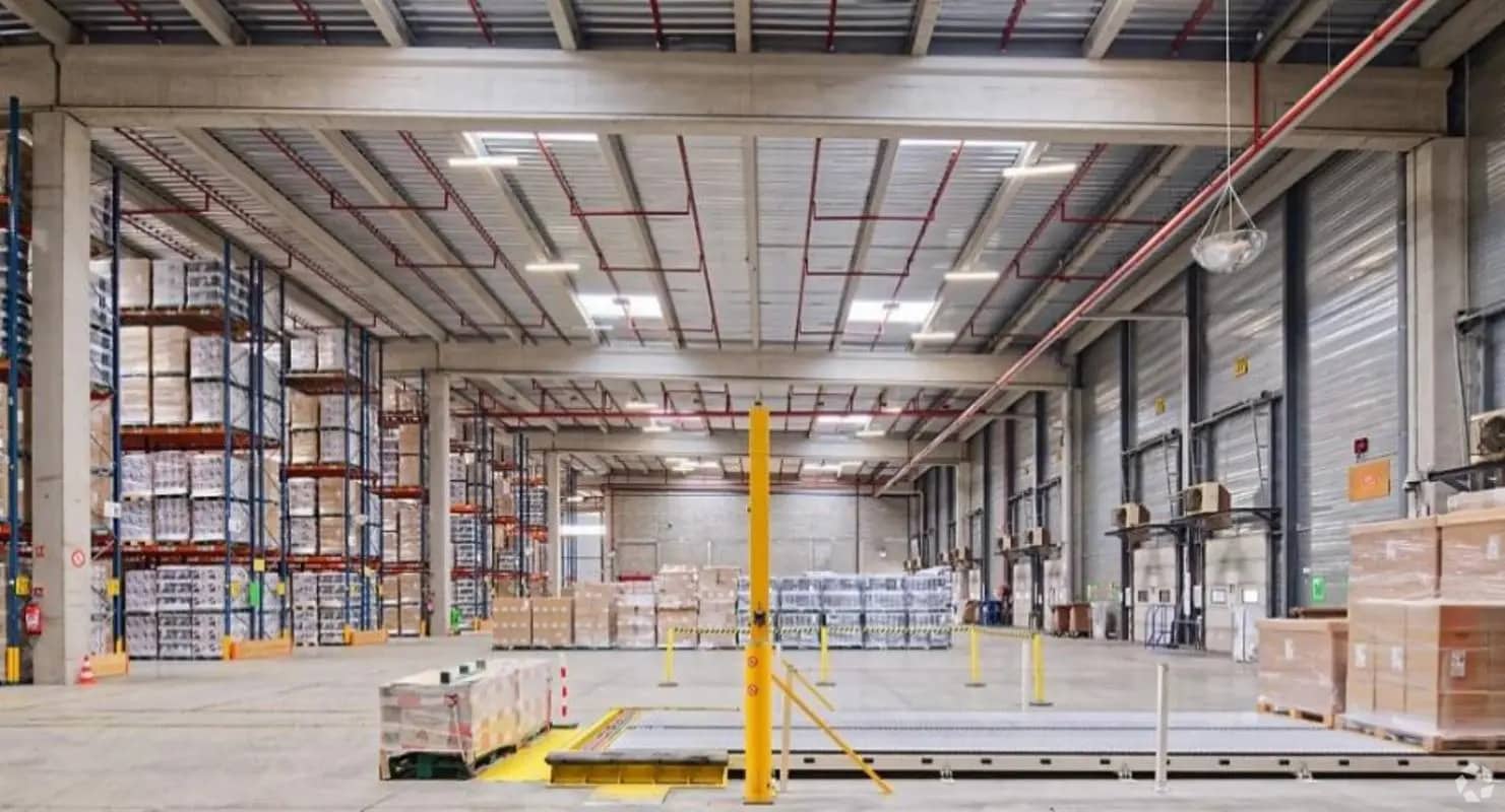 30 Rue Du Traité De Rome, Mions for lease Interior Photo- Image 1 of 4