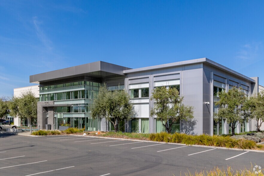 375 W Trimble Rd, San Jose, CA à louer - Photo du bâtiment - Image 2 de 8
