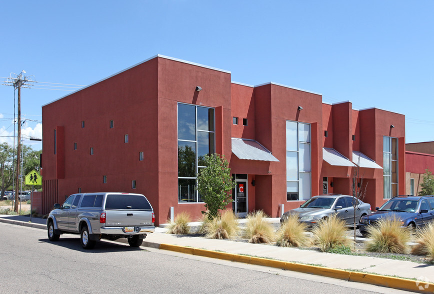 300-312 Adams St SE, Albuquerque, NM for sale - Primary Photo - Image 1 of 3