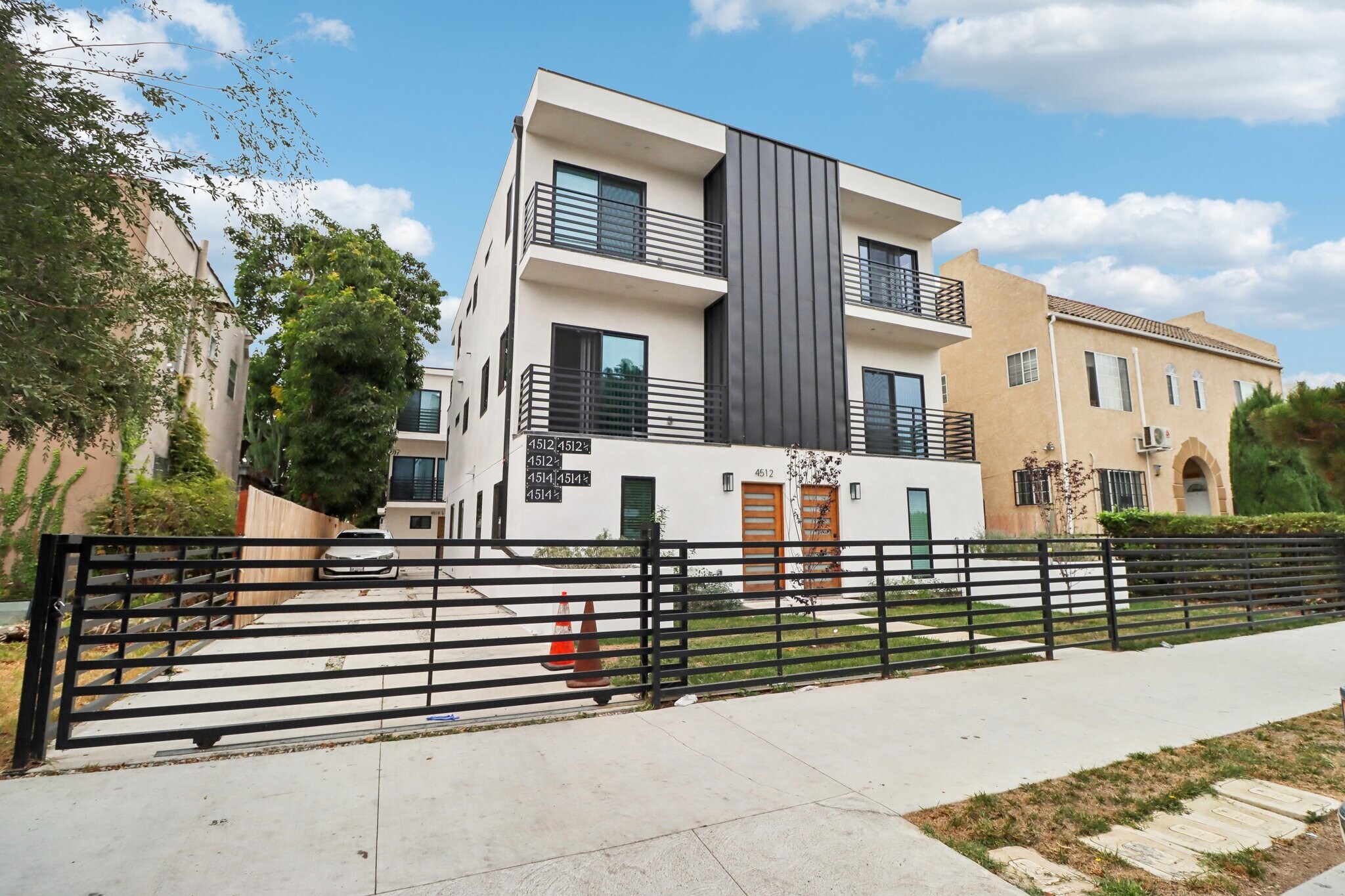 4512 St Elmo Dr, Los Angeles, CA à vendre Photo principale- Image 1 de 35