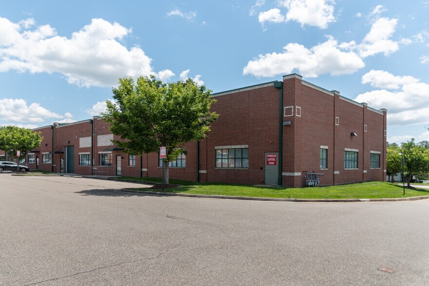 5901-5905 School Ave, Richmond, VA à louer - Photo du bâtiment - Image 2 de 5