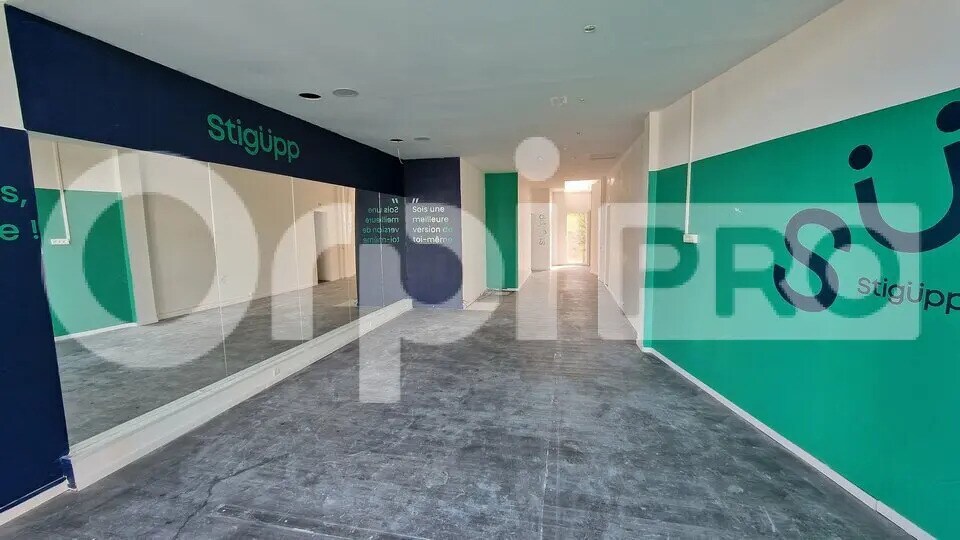 Retail in Bègles for lease - Interior Photo - Image 2 of 6