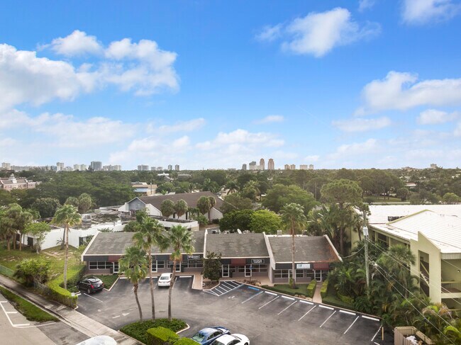 Plus de détails pour 2500-2550 NE 15th Ave, Wilton Manors, FL - Bureau à vendre