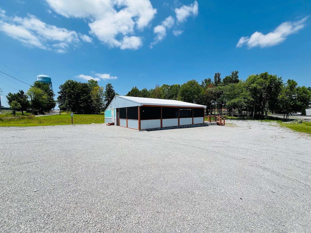 128 Airport Rd, Jamestown, KY à vendre Photo du bâtiment- Image 1 de 37