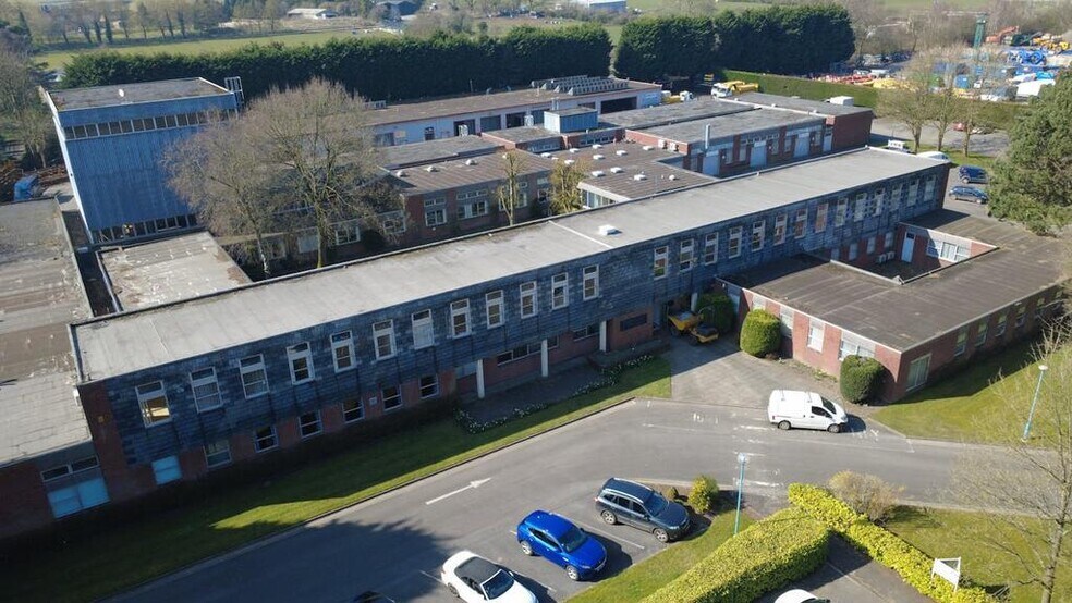 Swynnerton Rd, Stone à louer - Photo du bâtiment - Image 2 de 17