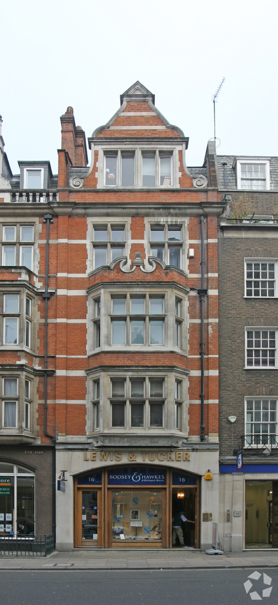 16 Wigmore St, Londres à louer Photo principale- Image 1 de 2