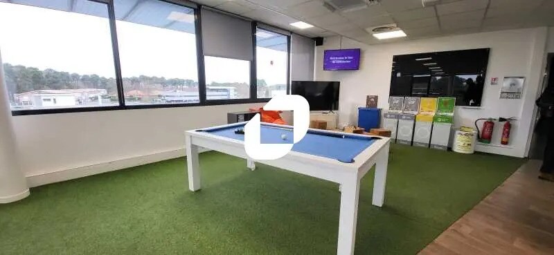 Office in Mérignac for lease - Building Photo - Image 3 of 17