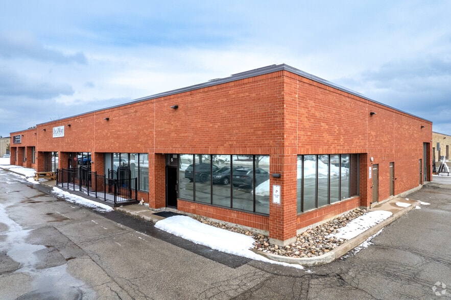 100 Marycroft Ave, Vaughan, ON for lease - Primary Photo - Image 1 of 2