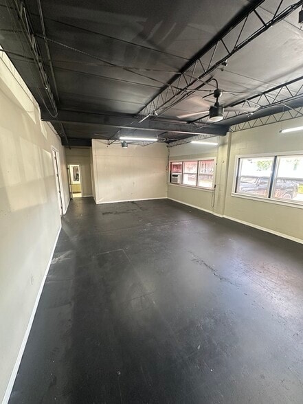 2402 Coolidge Ave, Orlando, FL for lease - Building Photo - Image 3 of 9