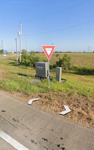 00 FM 523, Angleton, TX à vendre - Photo du bâtiment - Image 2 de 8