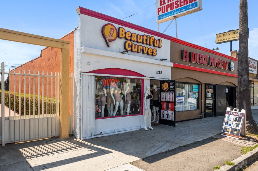 1241 N Avalon Blvd, Wilmington, CA à vendre - Photo du bâtiment - Image 2 de 43