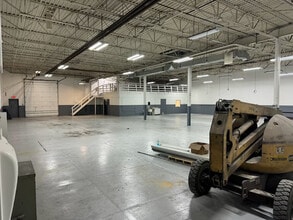 18321-18333 Mike C Ct, Fraser, MI for sale Interior Photo- Image 2 of 3