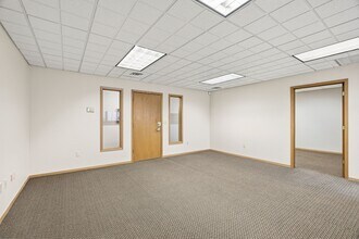 10103 N Division St, Spokane, WA for lease Lobby- Image 2 of 13