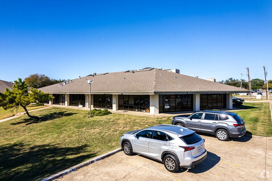 3900 W 15th St, Plano, TX à louer - Photo du bâtiment - Image 3 de 4