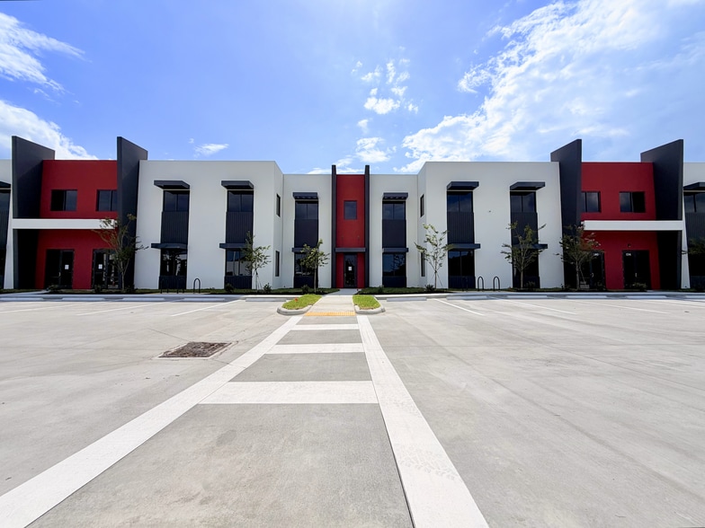3929 Pipkin Rd, Lakeland, FL for lease - Building Photo - Image 2 of 15