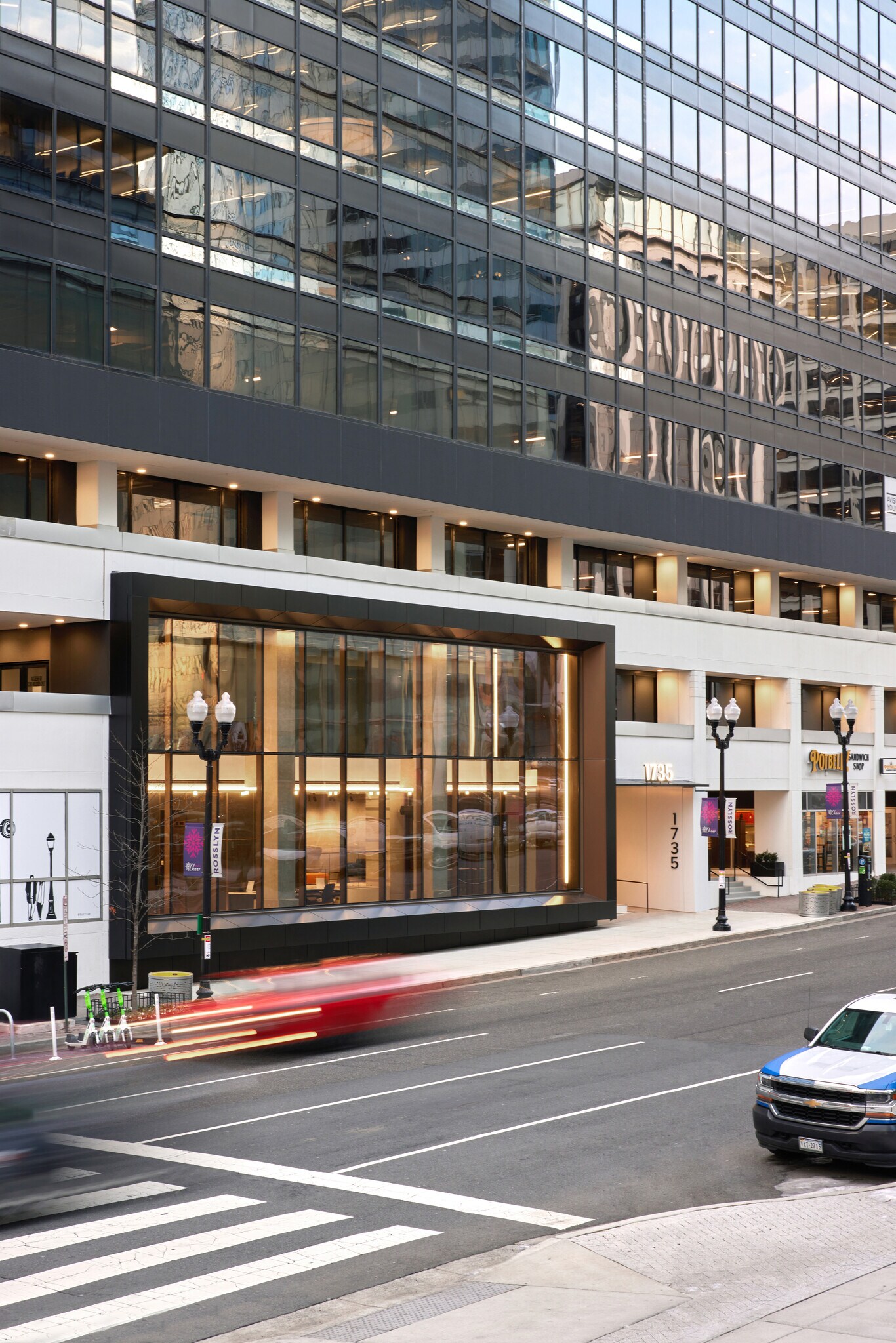 1735 N Lynn St, Arlington, VA à louer Photo du bâtiment- Image 1 de 15