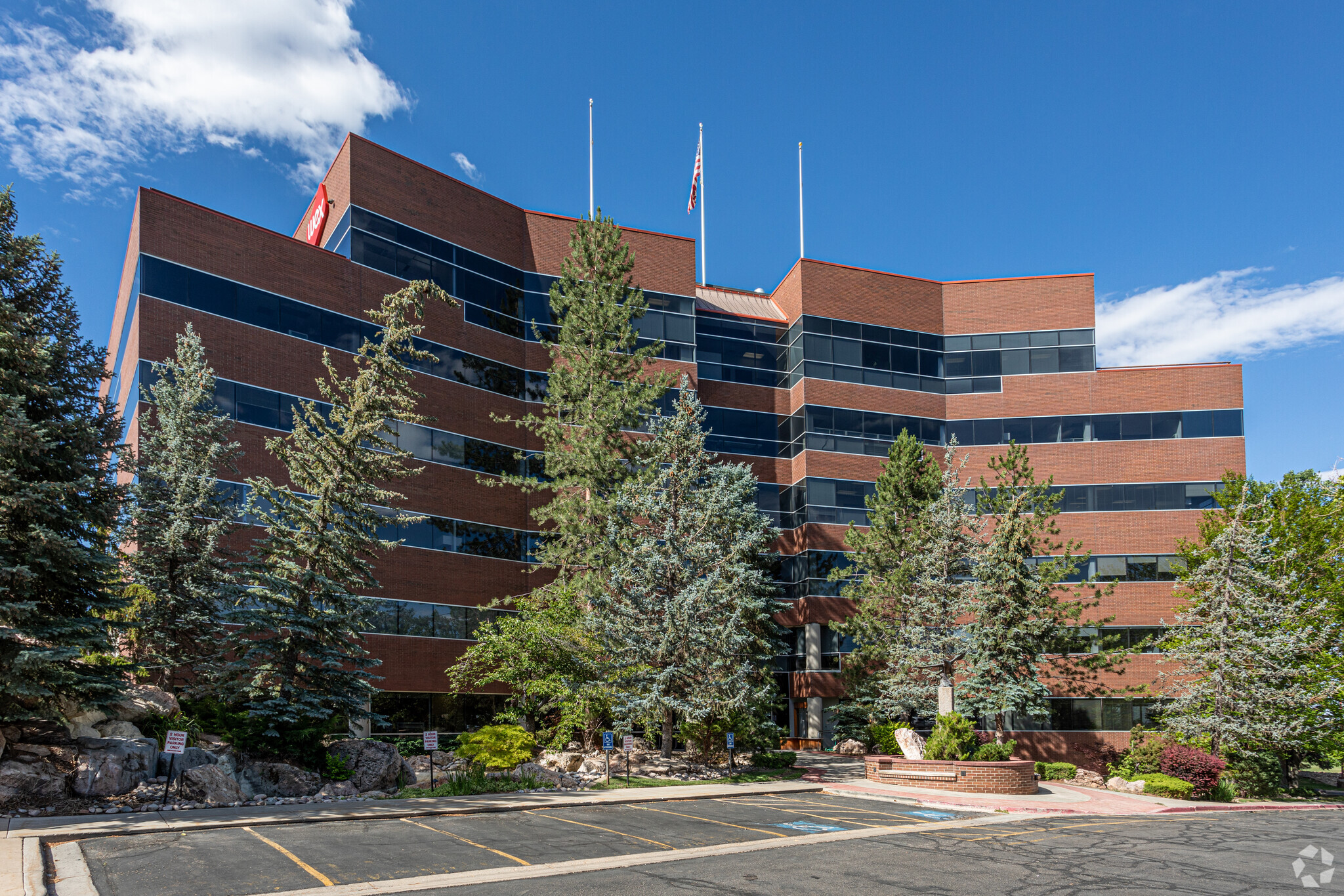 1104 Country Hills Dr, Ogden, UT à louer Photo du bâtiment- Image 1 de 12