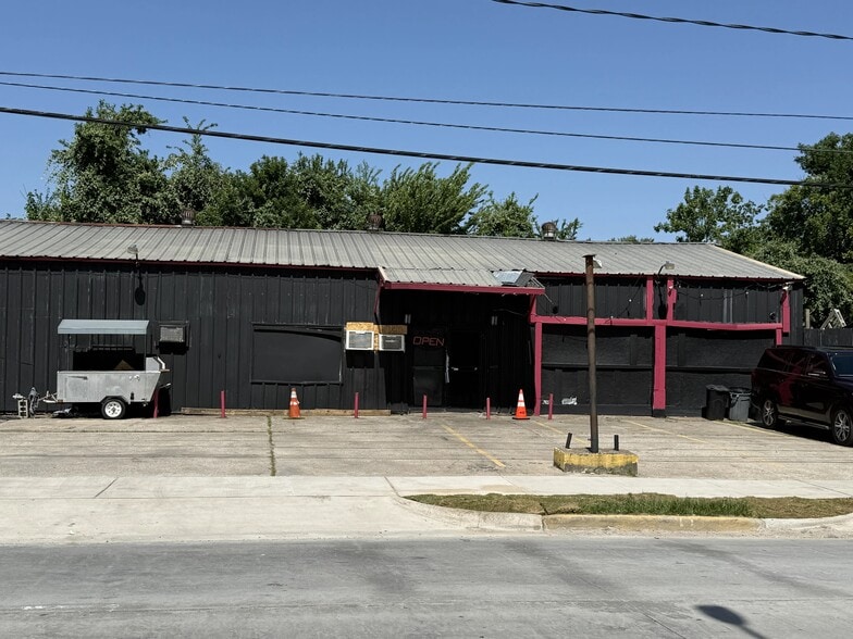8930 Scott St, Houston, TX for sale - Building Photo - Image 2 of 8