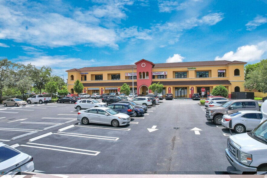 14740 SW 26th St, Miami, FL à louer - Photo du bâtiment - Image 2 de 11