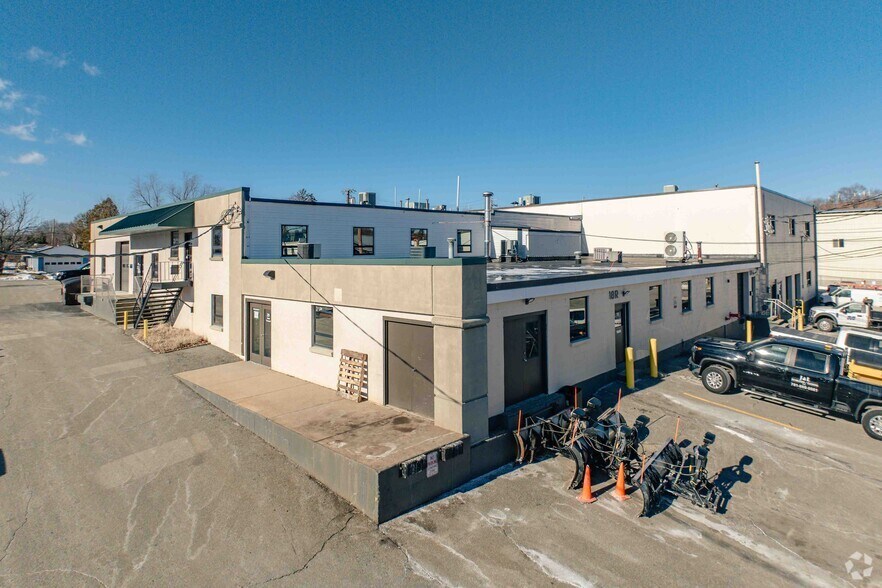 10-22 Henshaw St, Woburn, MA à louer - Photo du bâtiment - Image 2 de 5