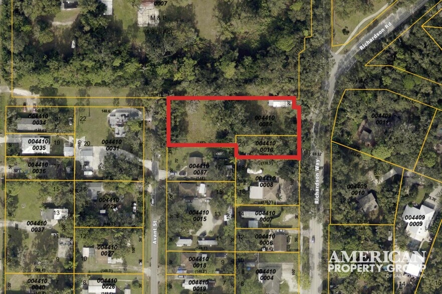 519 Richardson Way, Sarasota, FL for sale - Building Photo - Image 2 of 4