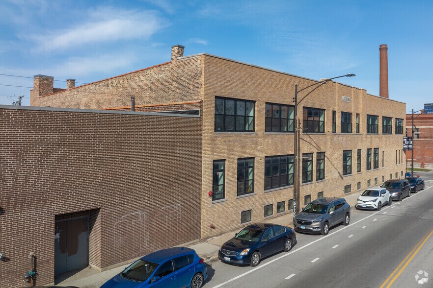 1443 W Wabansia Ave, Chicago, IL à louer - Photo du bâtiment - Image 3 de 8