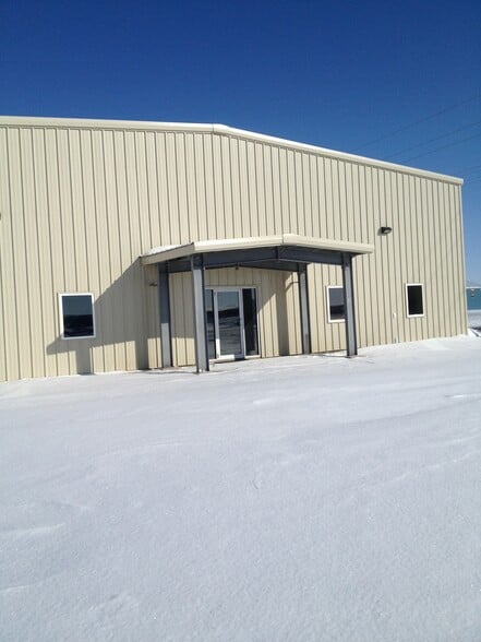 409 5th St SE, Tioga, ND for sale - Building Photo - Image 1 of 8