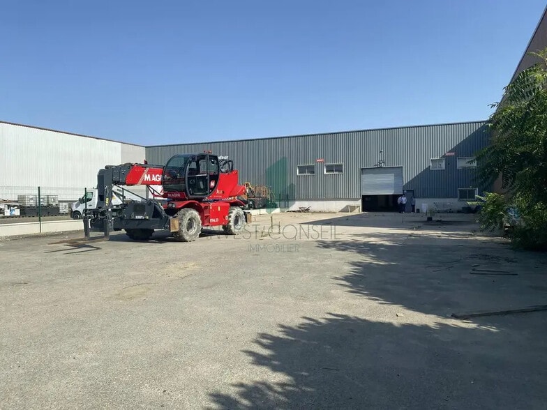 Flex in SAINT-OUEN-L'AUMONE for lease - Building Photo - Image 1 of 1