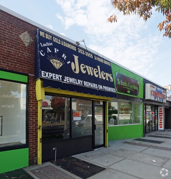 967-983 Hempstead Tpke, Franklin Square, NY for sale - Building Photo - Image 2 of 9