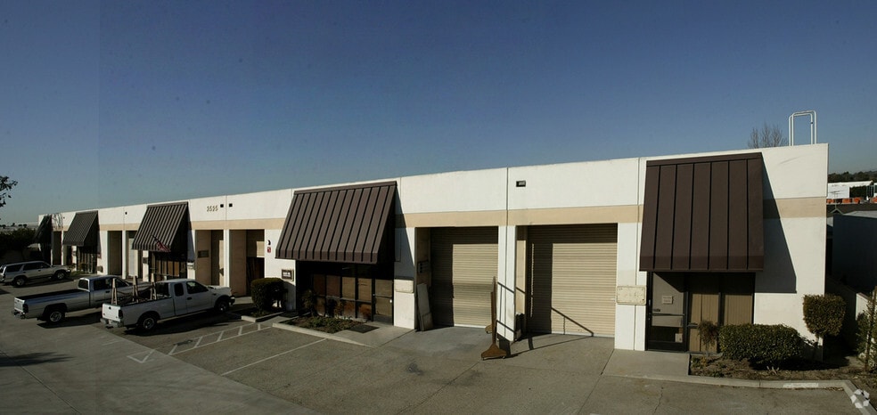 3525 W Commonwealth Ave, Fullerton, CA for lease - Building Photo - Image 2 of 5