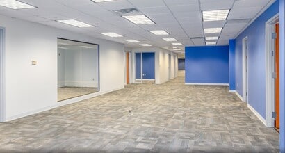 8665 Baypine Rd, Jacksonville, FL à louer Photo du bâtiment- Image 2 de 5