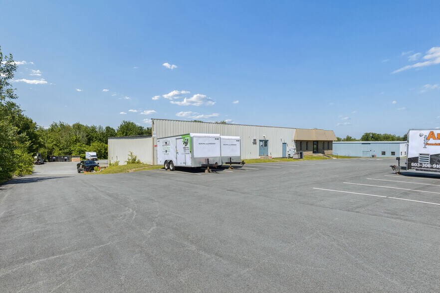 51 Harvey Rd, Londonderry, NH à vendre - Photo du bâtiment - Image 3 de 25