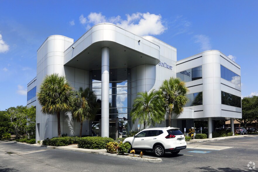 3400 S Tamiami Trl, Sarasota, FL à louer - Photo du bâtiment - Image 3 de 42