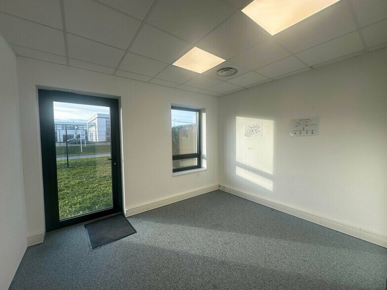 Office in Molsheim for lease - Interior Photo - Image 3 of 6