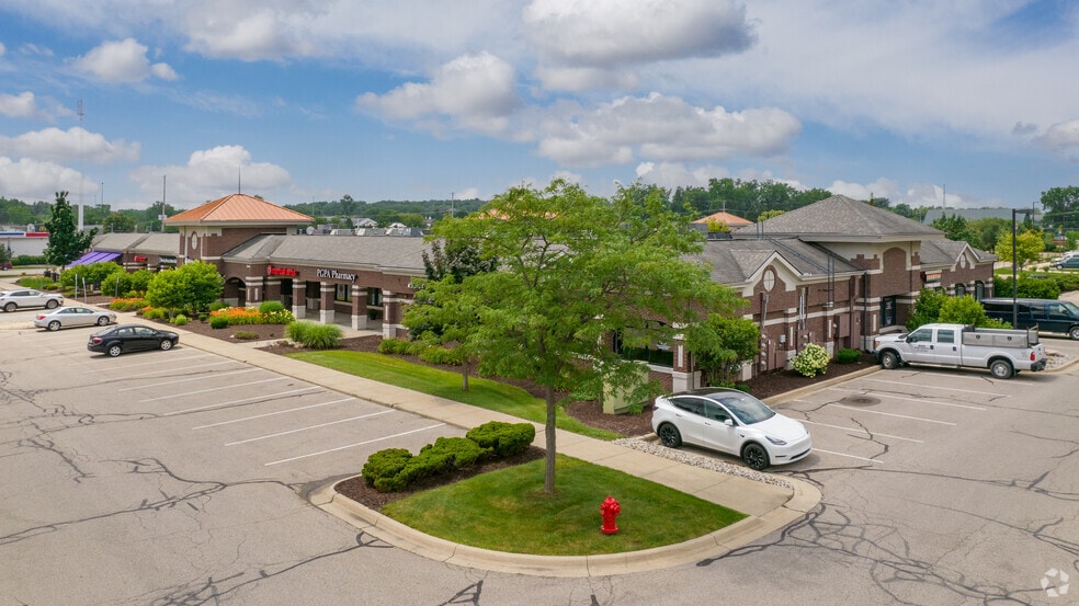3544 Meridian Crossings Dr, Okemos, MI for lease - Building Photo - Image 3 of 3
