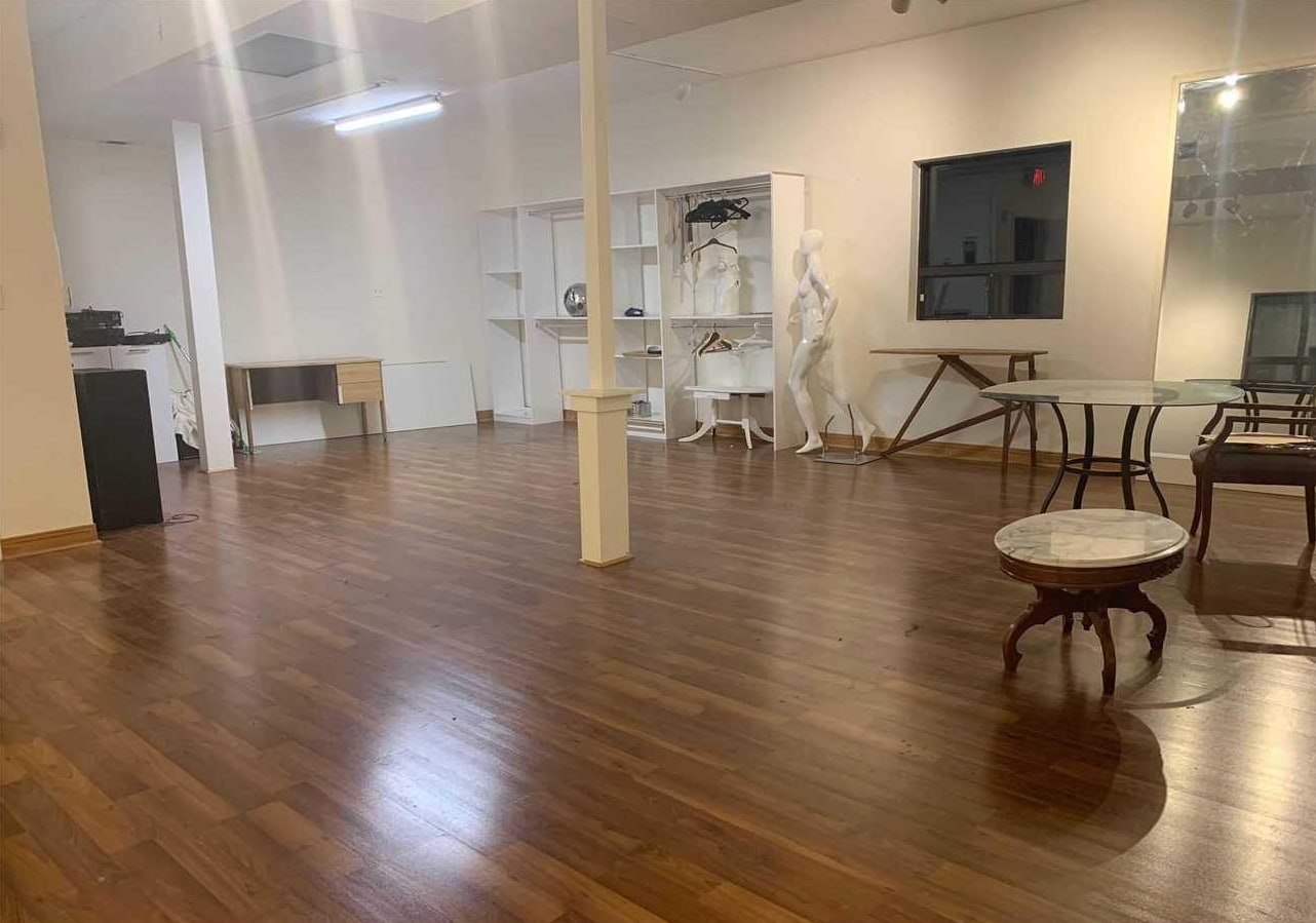 100-102 Harbord St, Toronto, ON à louer Photo intérieure- Image 1 de 8